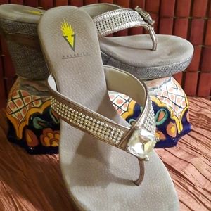 Volatile Wedge Women's size 8 Sandals